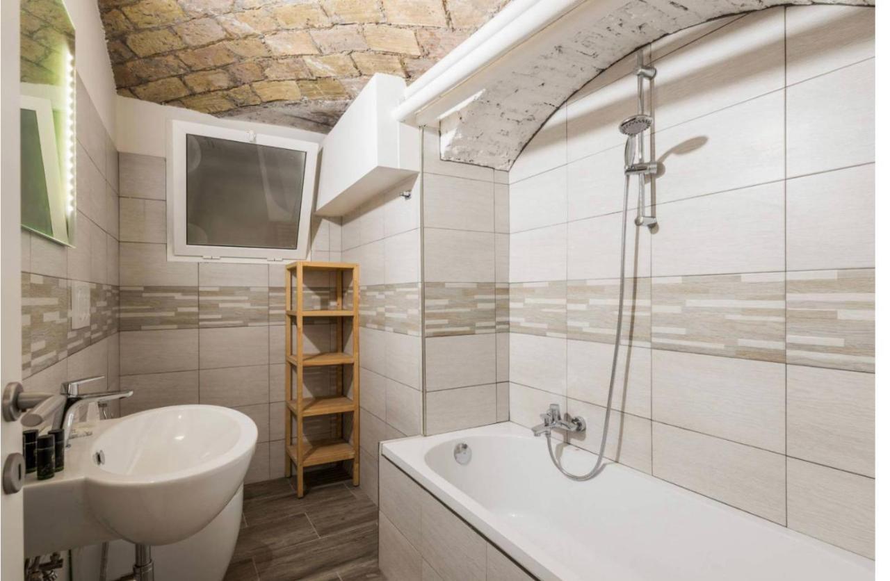 Bed and Breakfast Bed&Bikerome Giulio Cesare Экстерьер фото