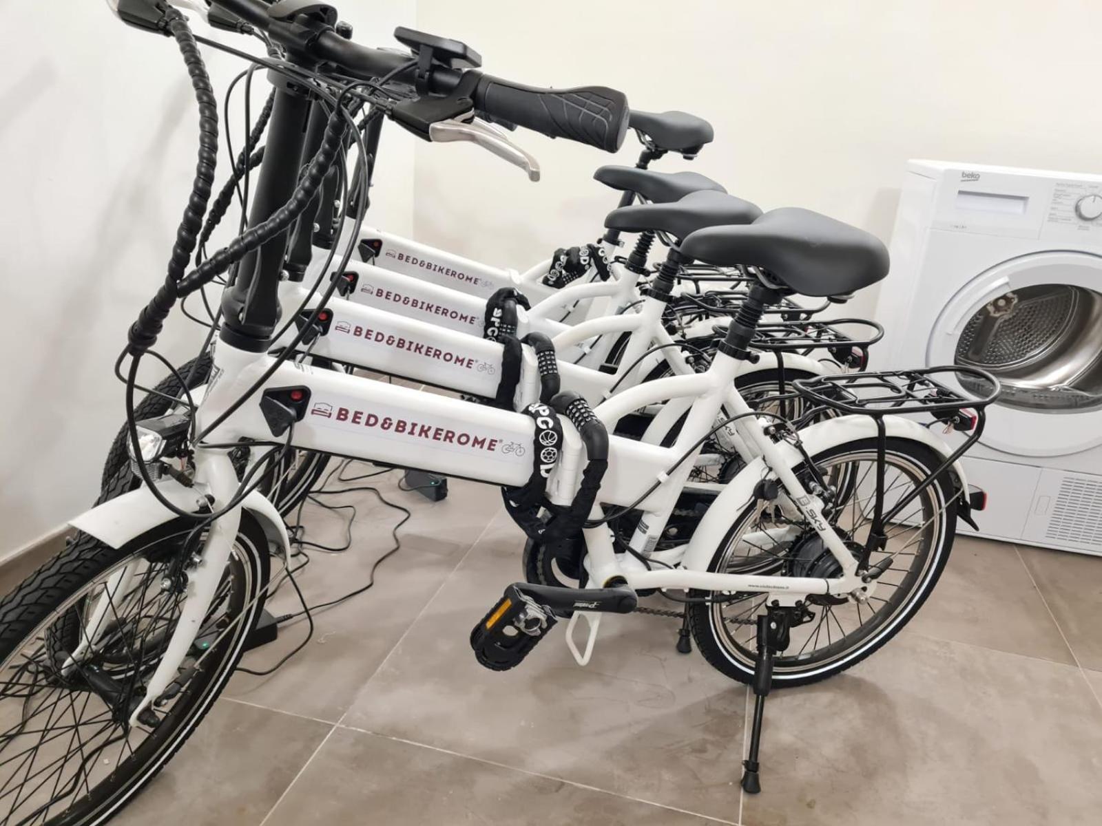 Bed and Breakfast Bed&Bikerome Giulio Cesare Экстерьер фото